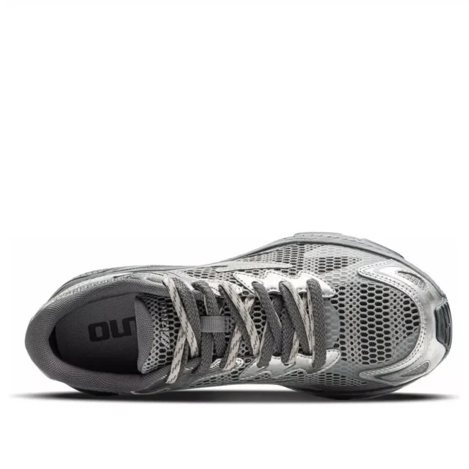 MIZUNO Racer S “Silver Grey”