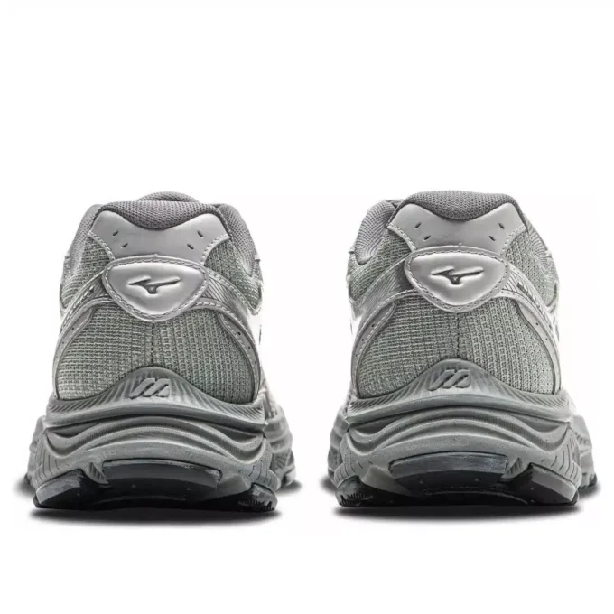 MIZUNO Racer S “Silver Grey”