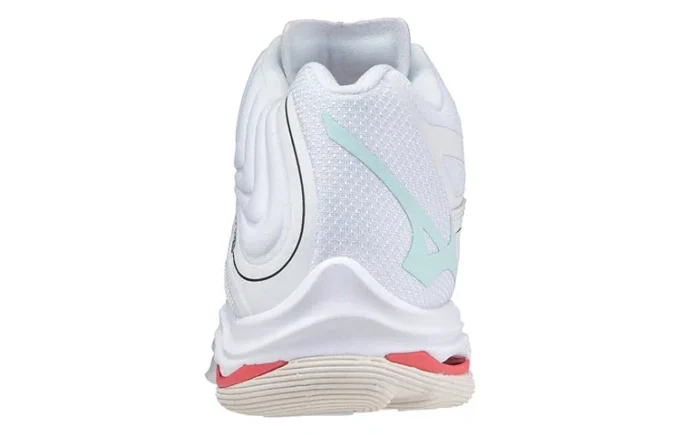 Mizuno Wave Lightning Z6