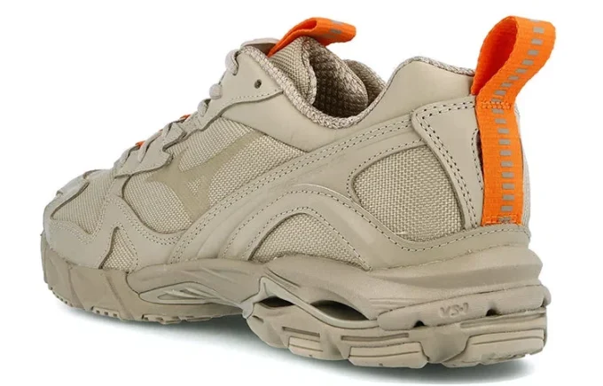 Mizuno x Beams Wave Rider 10 “Wood Ash”