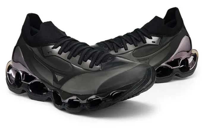 Mizuno x Sorayama Wave Prophecy “Black”