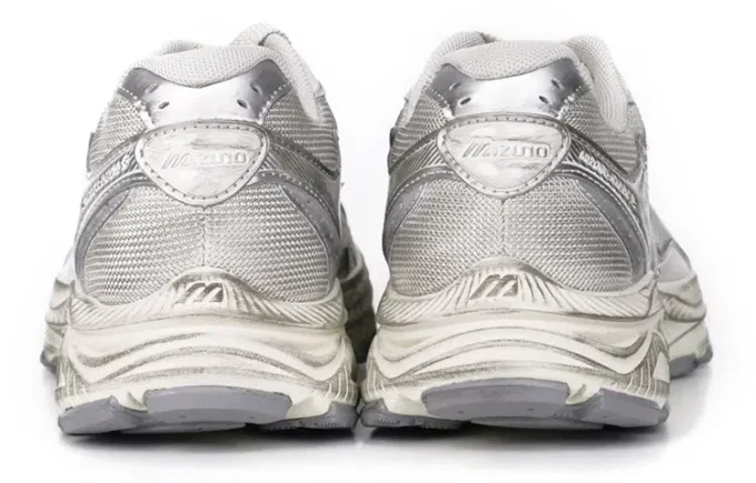 Racer S “White Metallic Silver” Racer S “White Metallic Silver”