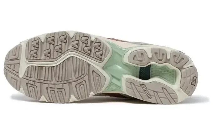 Wave Rider 10 “Beige”