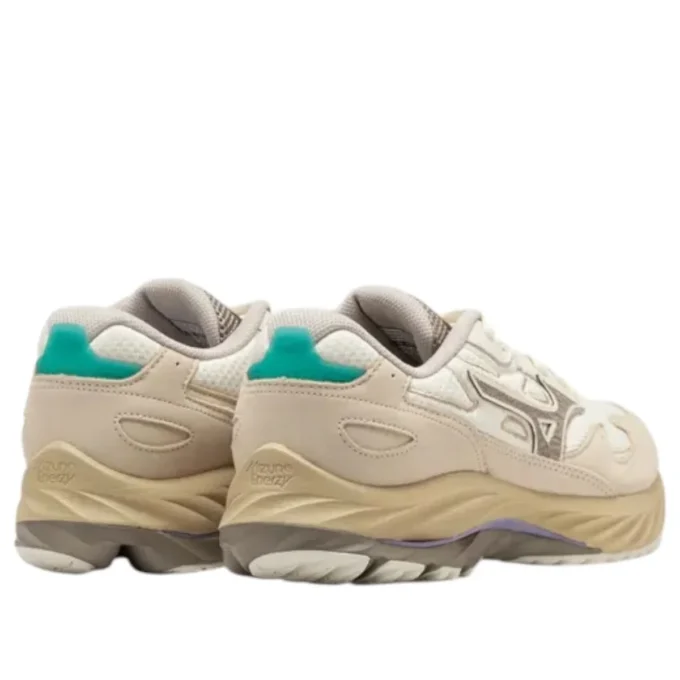 Wave Rider Beta Premium “Summer Sand Vintage Khaki Cedar”